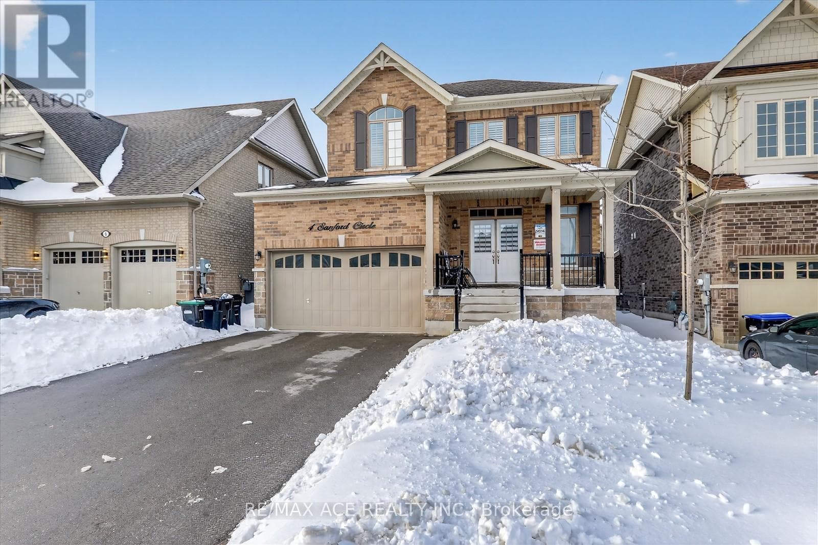 4 SANFORD CIRCLE photo 3