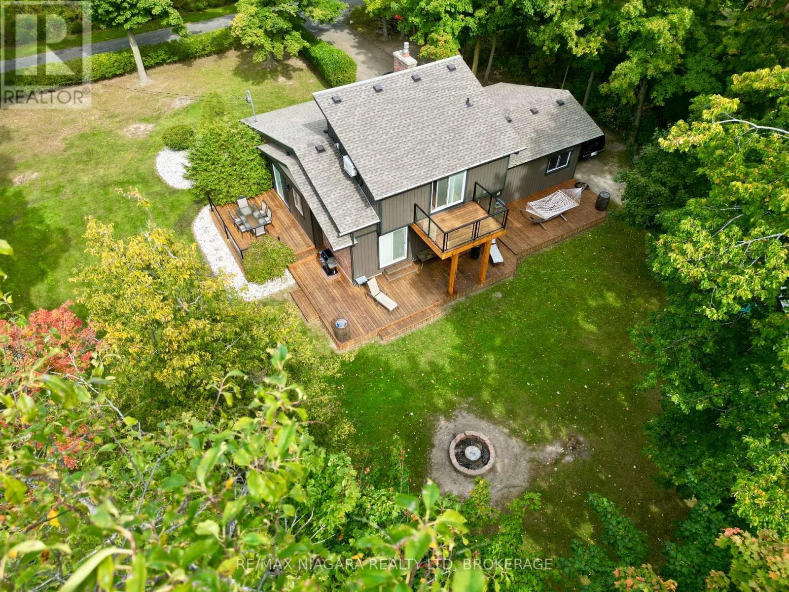 4905 MAPLEVIEW CRESCENT photo 2