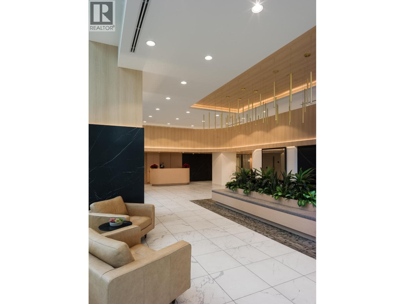 1705 699 WHITING WAY photo 3