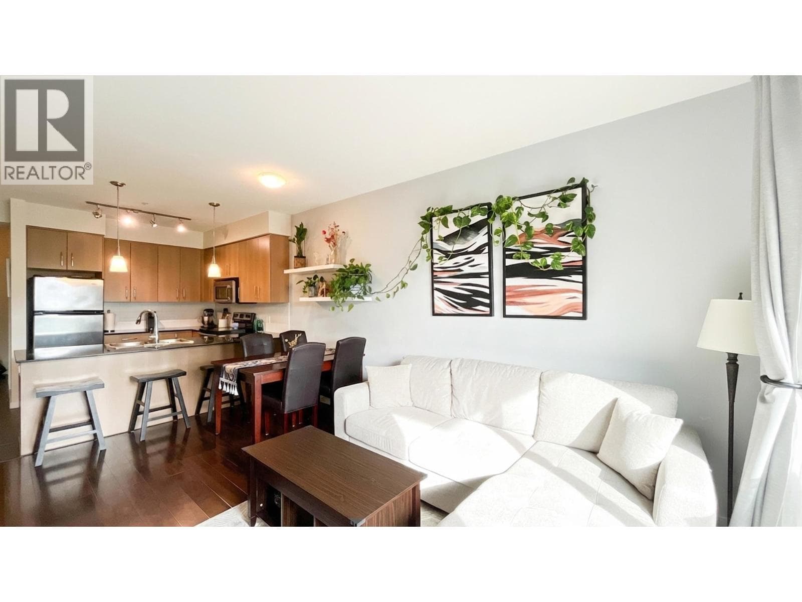 308 22290 NORTH AVENUE photo 2