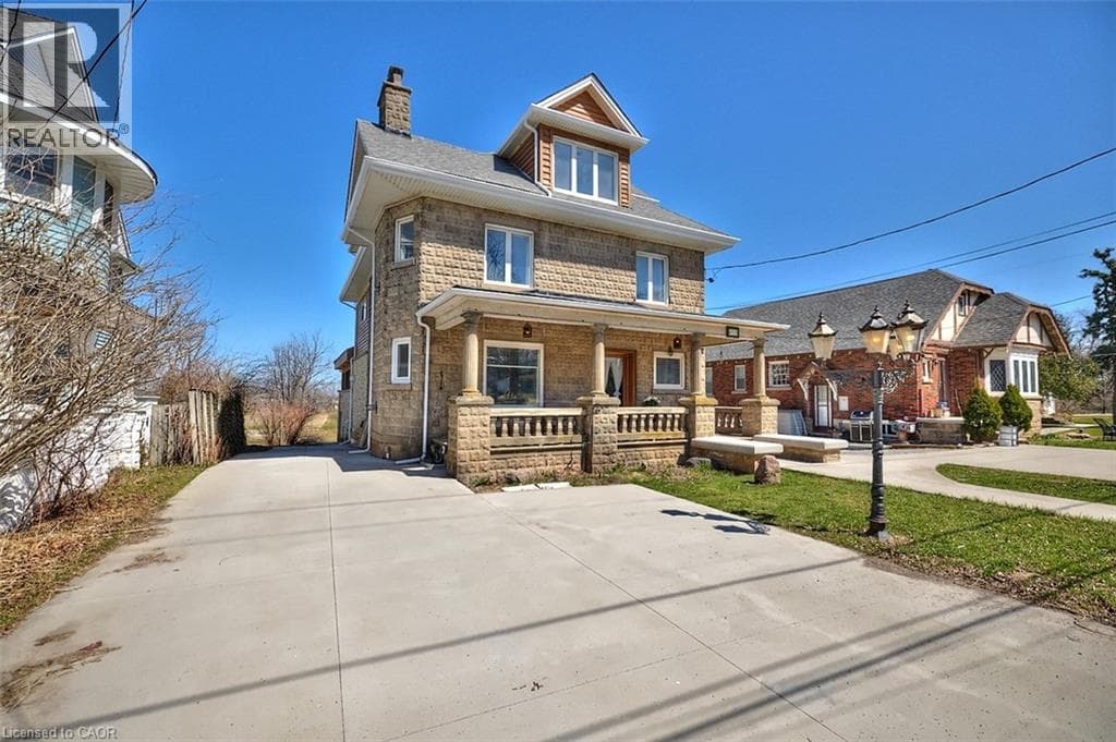 4915 KING Street photo 2