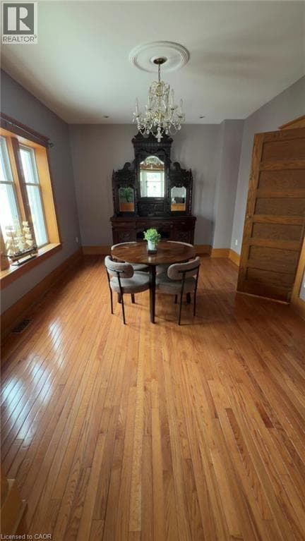 4915 KING Street photo 5