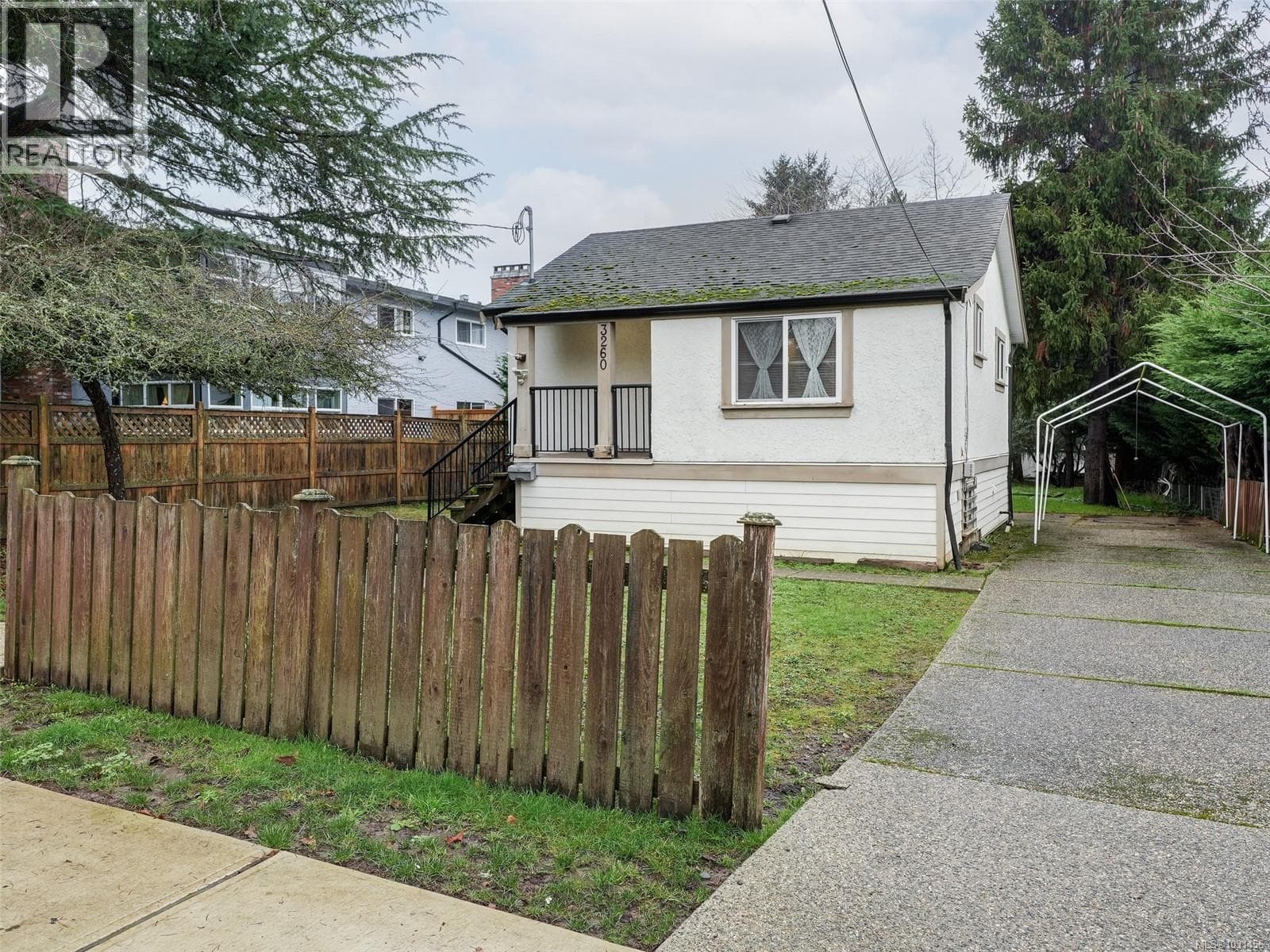 3 bed 1 bath single family at 3260 Seaton St — $750,000