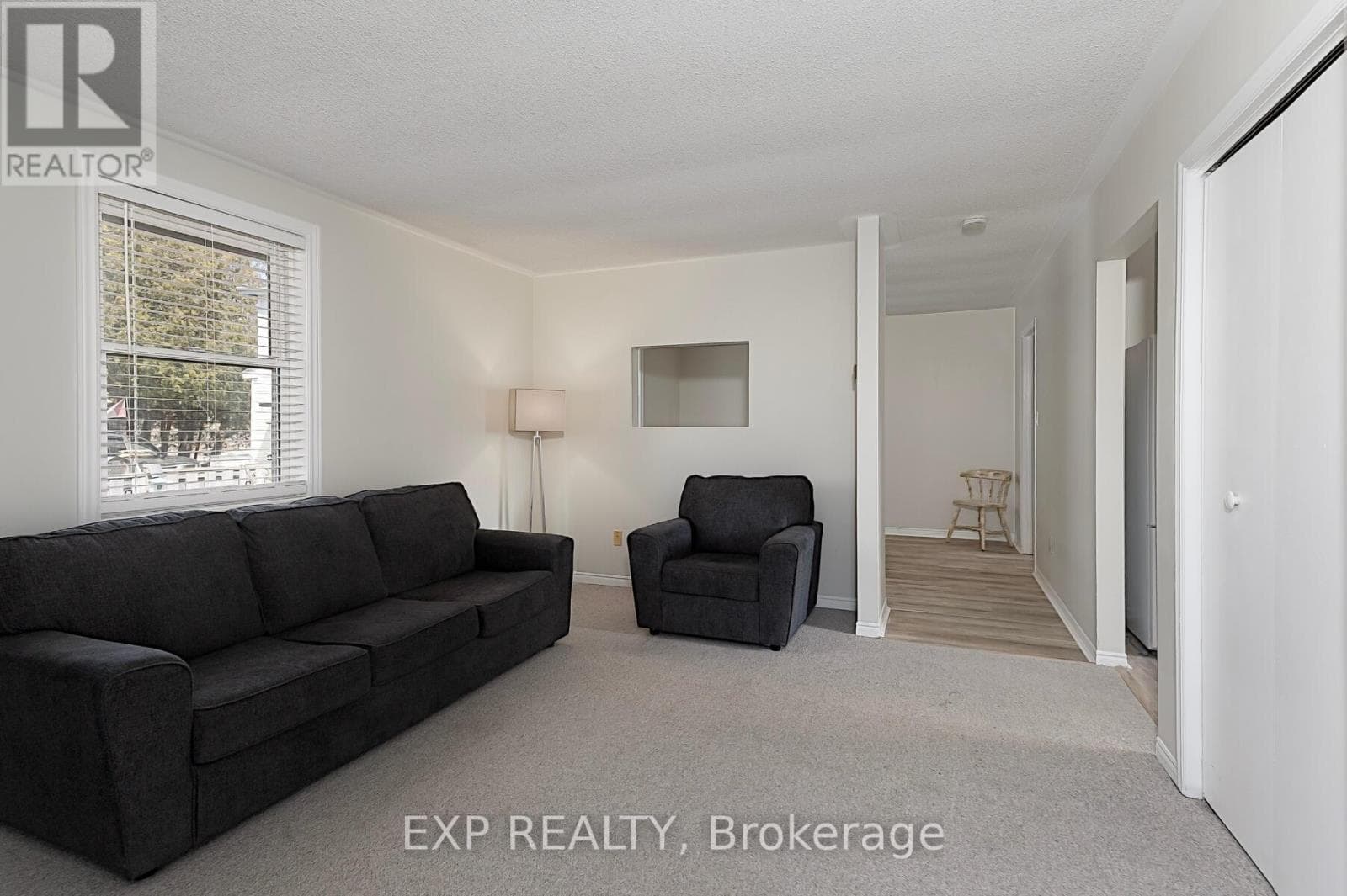 93 KING STREET E photo 5