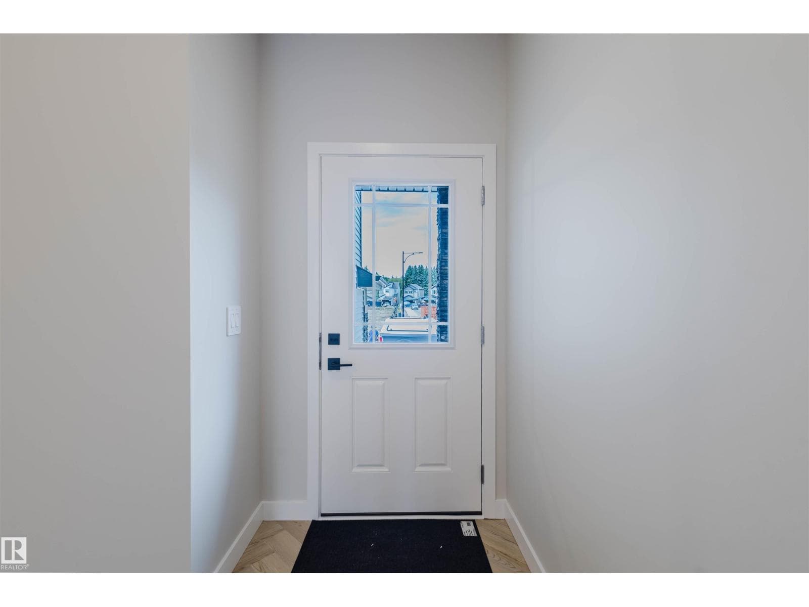 20632 43 AV NW — photo 3