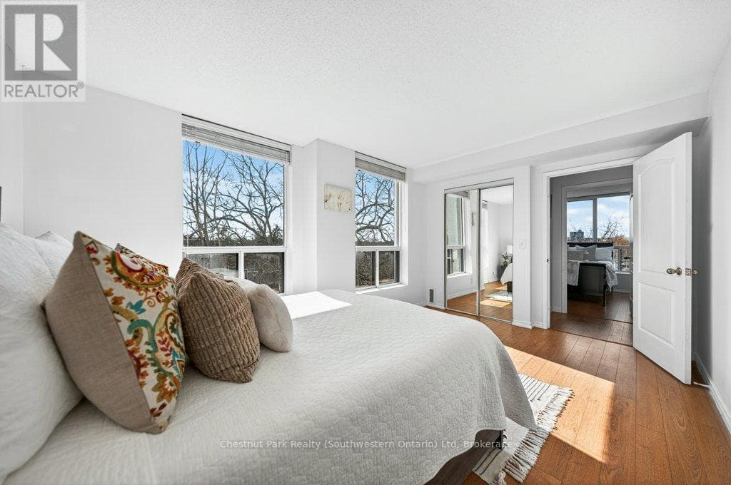 501 - 107 BAGOT STREET photo 3