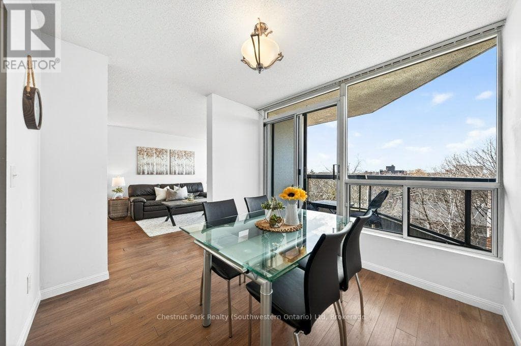501 - 107 BAGOT STREET photo 4