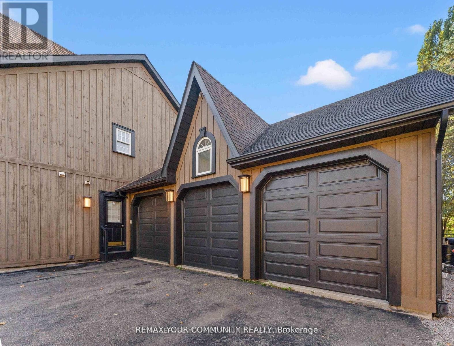1645 ACORN LANE photo 4