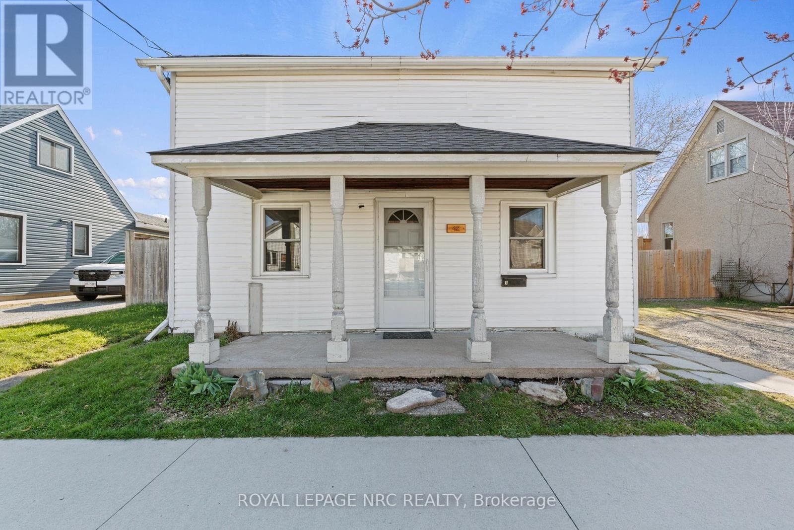 42 LEEPER STREET photo 2