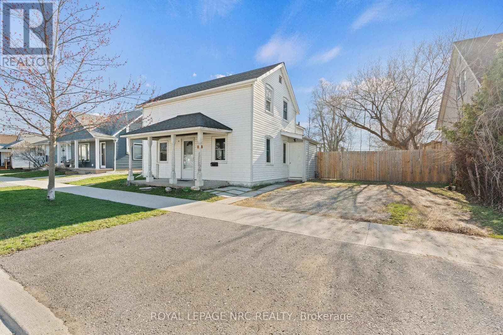 42 LEEPER STREET photo 3