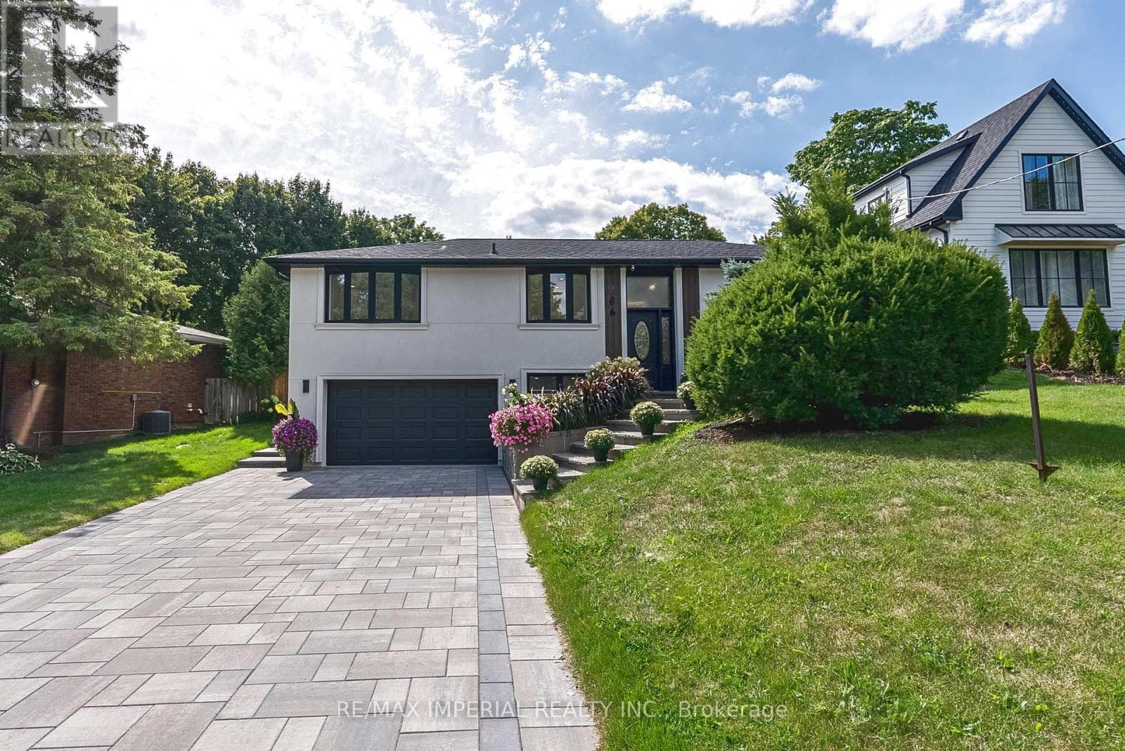 206 RICHARD AVENUE photo 2