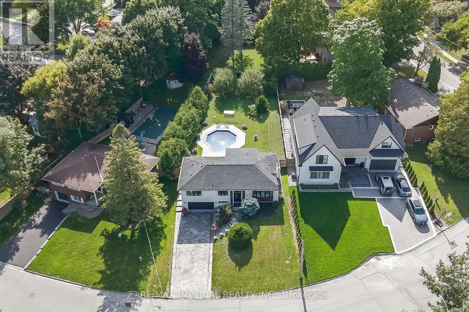 206 RICHARD AVENUE photo 3
