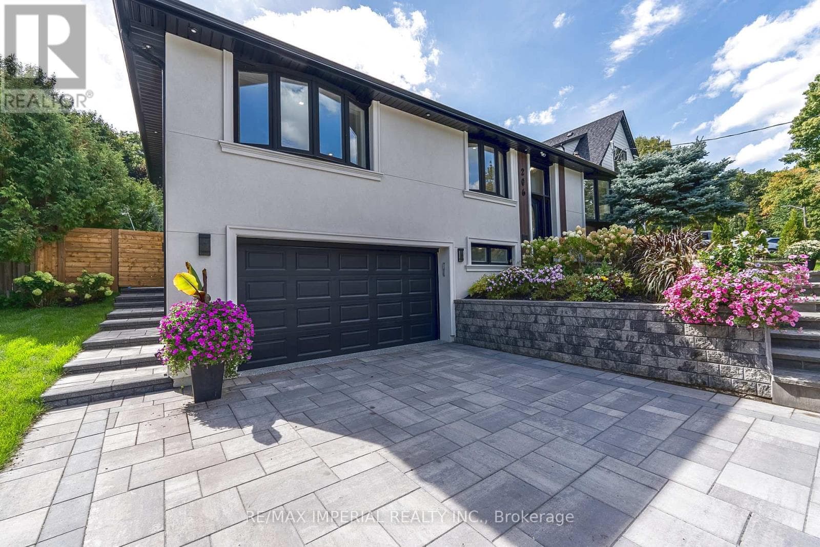 206 RICHARD AVENUE photo 4