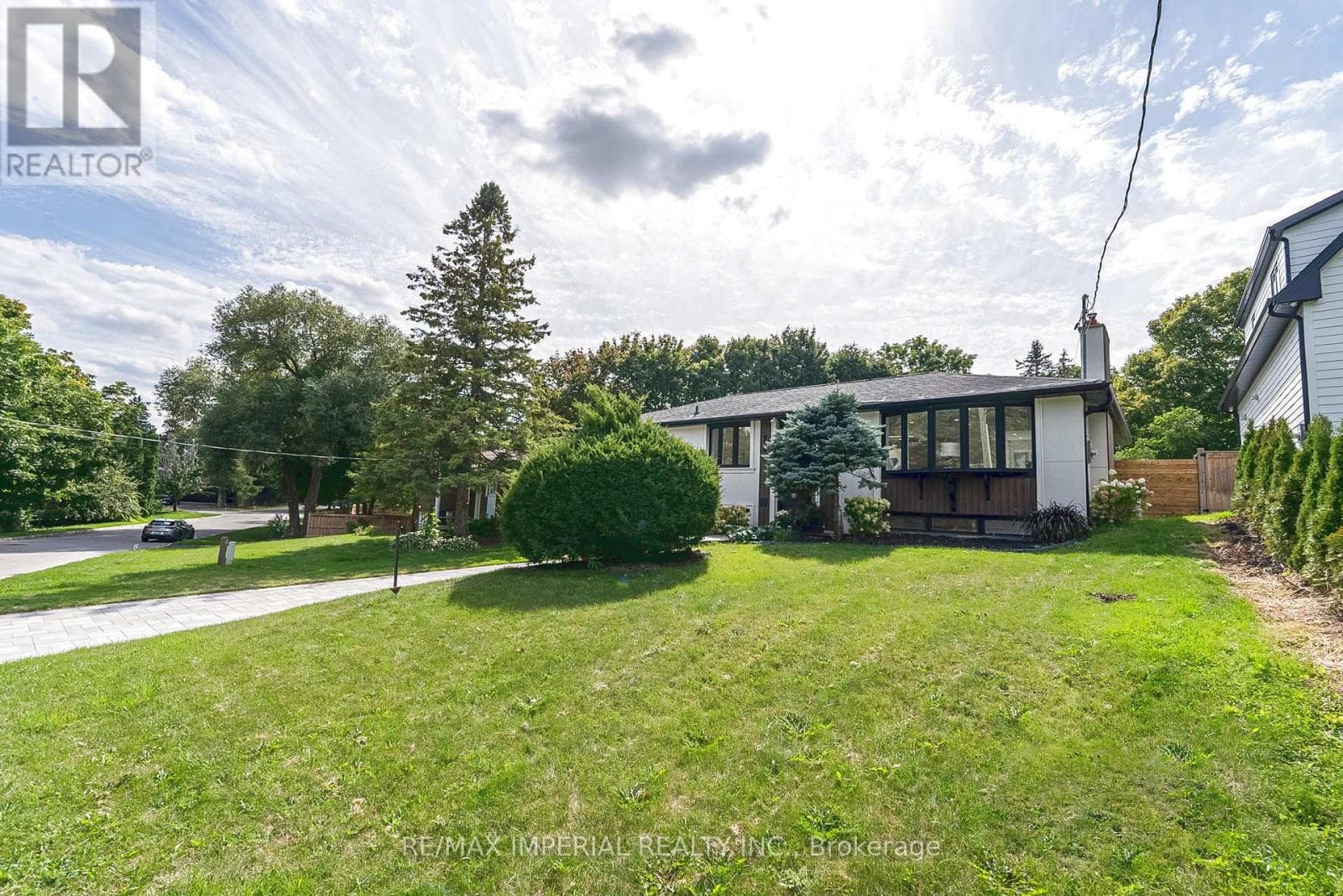 206 RICHARD AVENUE photo 5