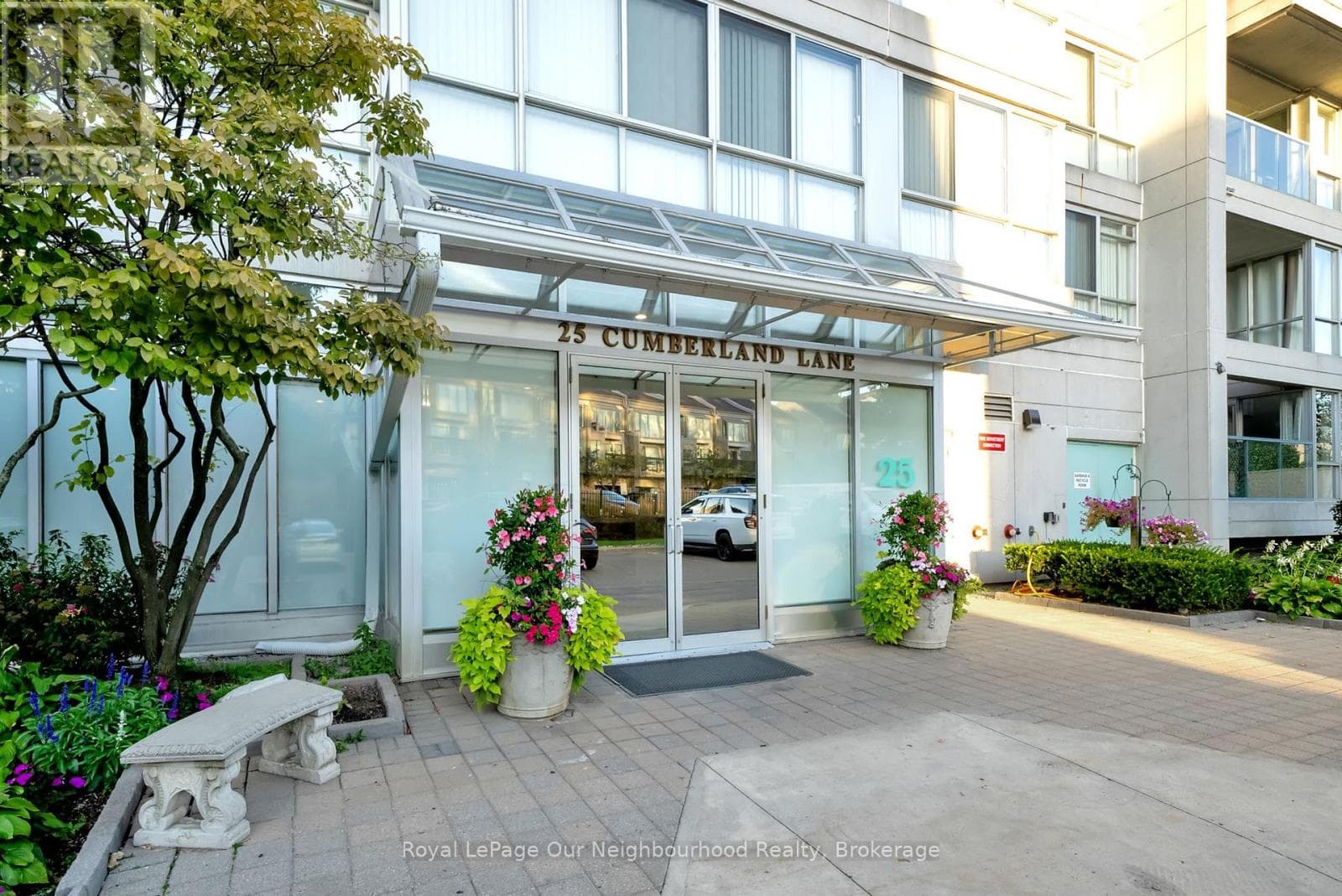 304 - 25 CUMBERLAND LANE photo 4