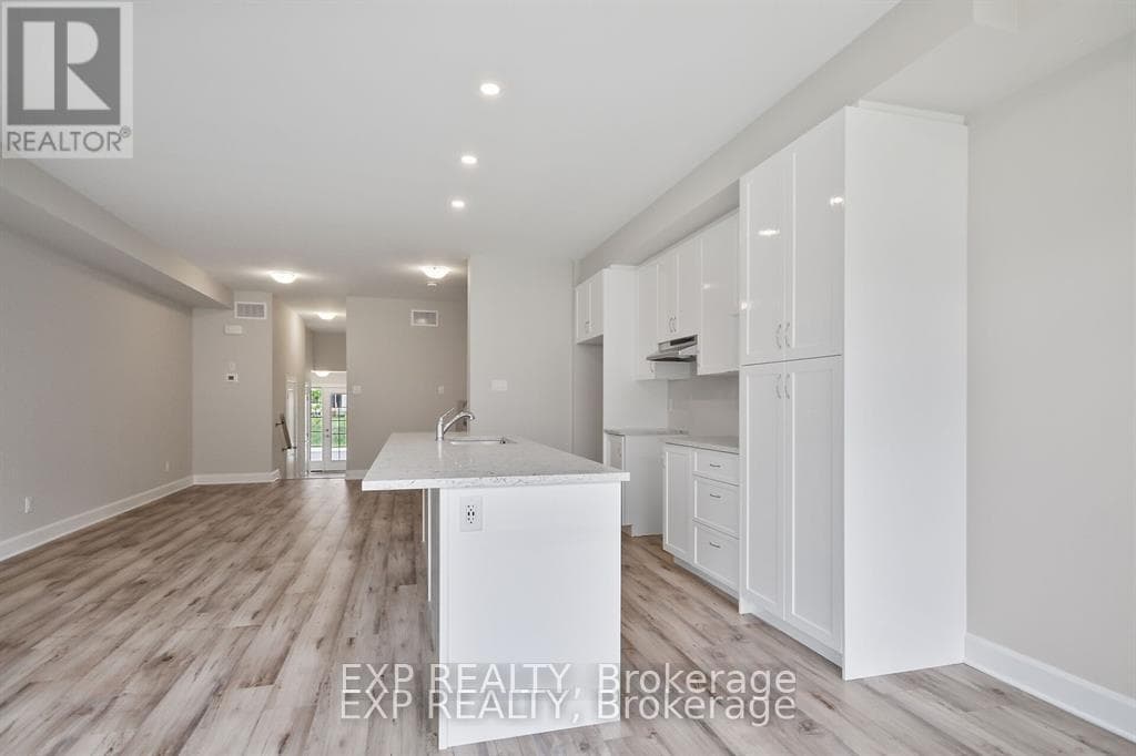 18 REYNOLDS AVENUE photo 3