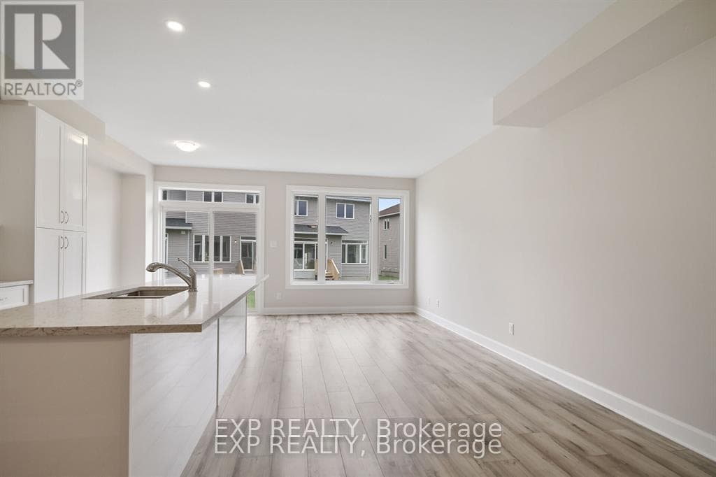 18 REYNOLDS AVENUE photo 4