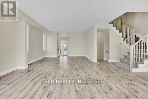 15 REYNOLDS AVENUE photo 5
