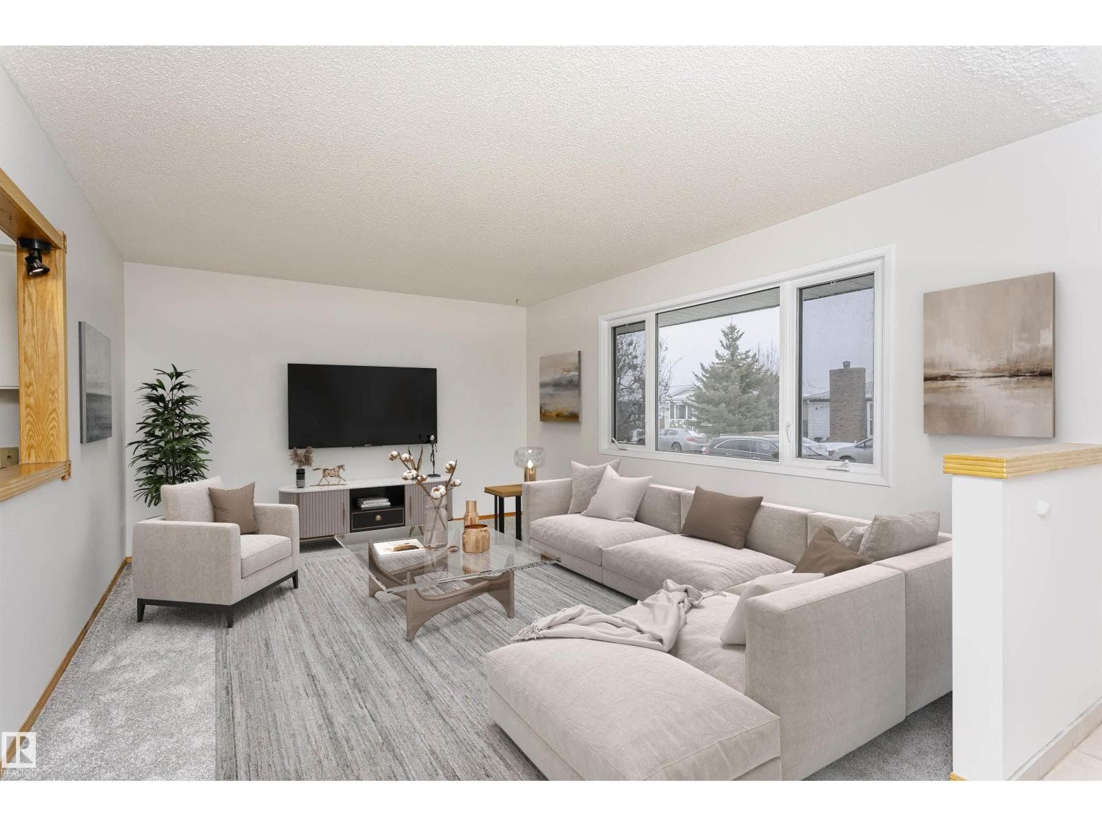 6112 142 AV NW photo 2
