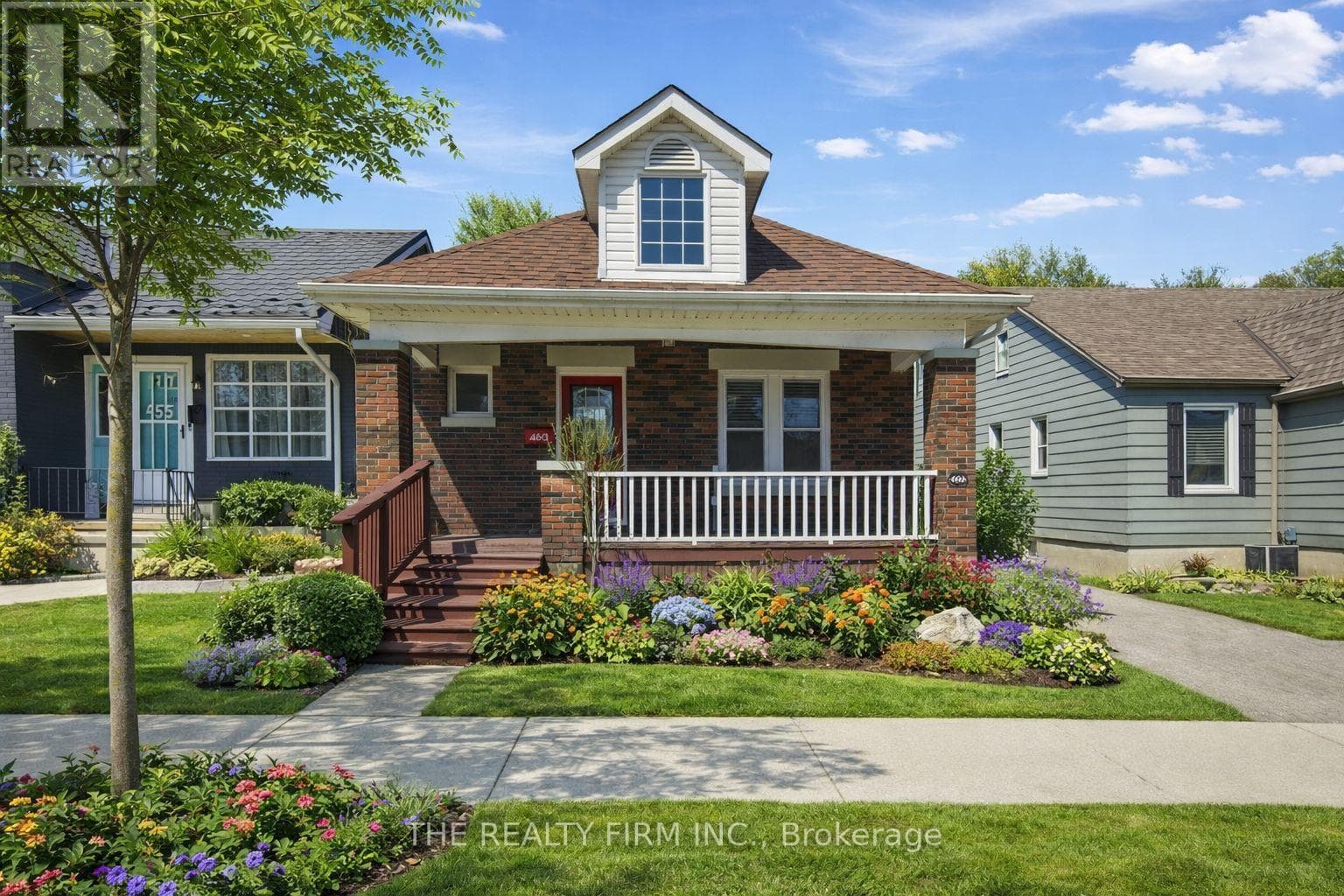 460 MOORE STREET photo 2