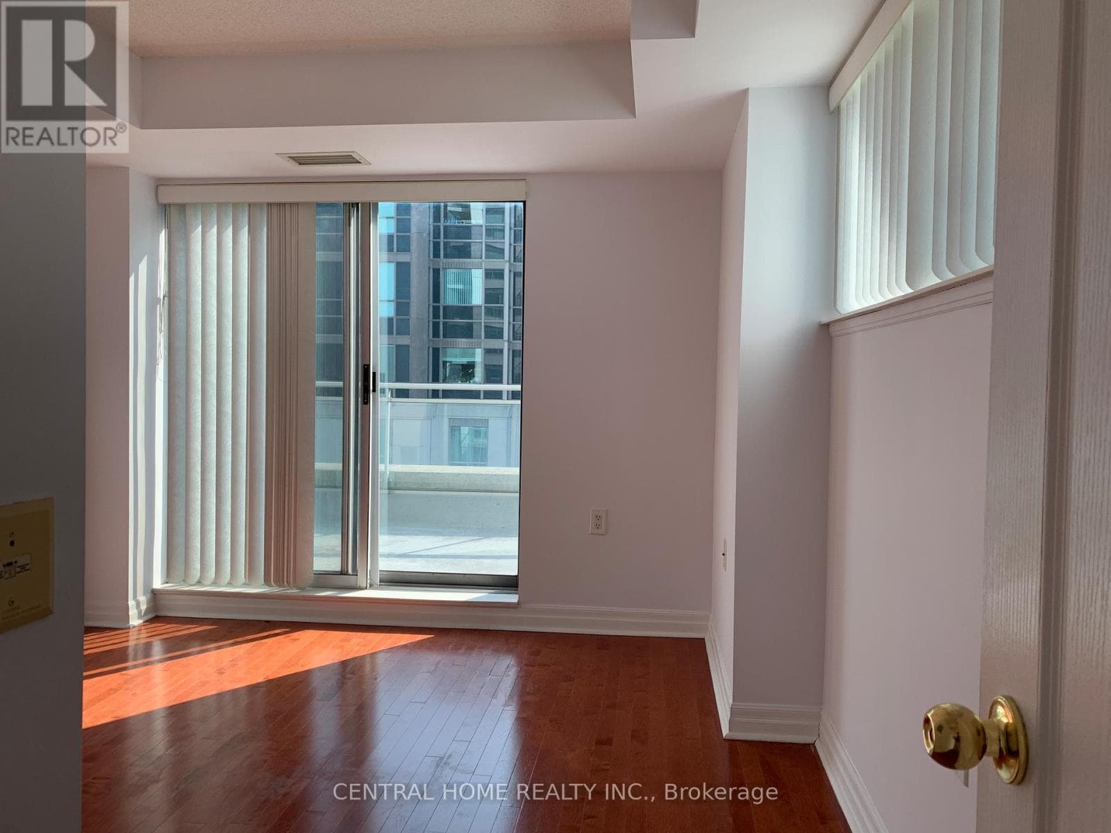 2203 - 21 HILLCREST AVENUE photo 4