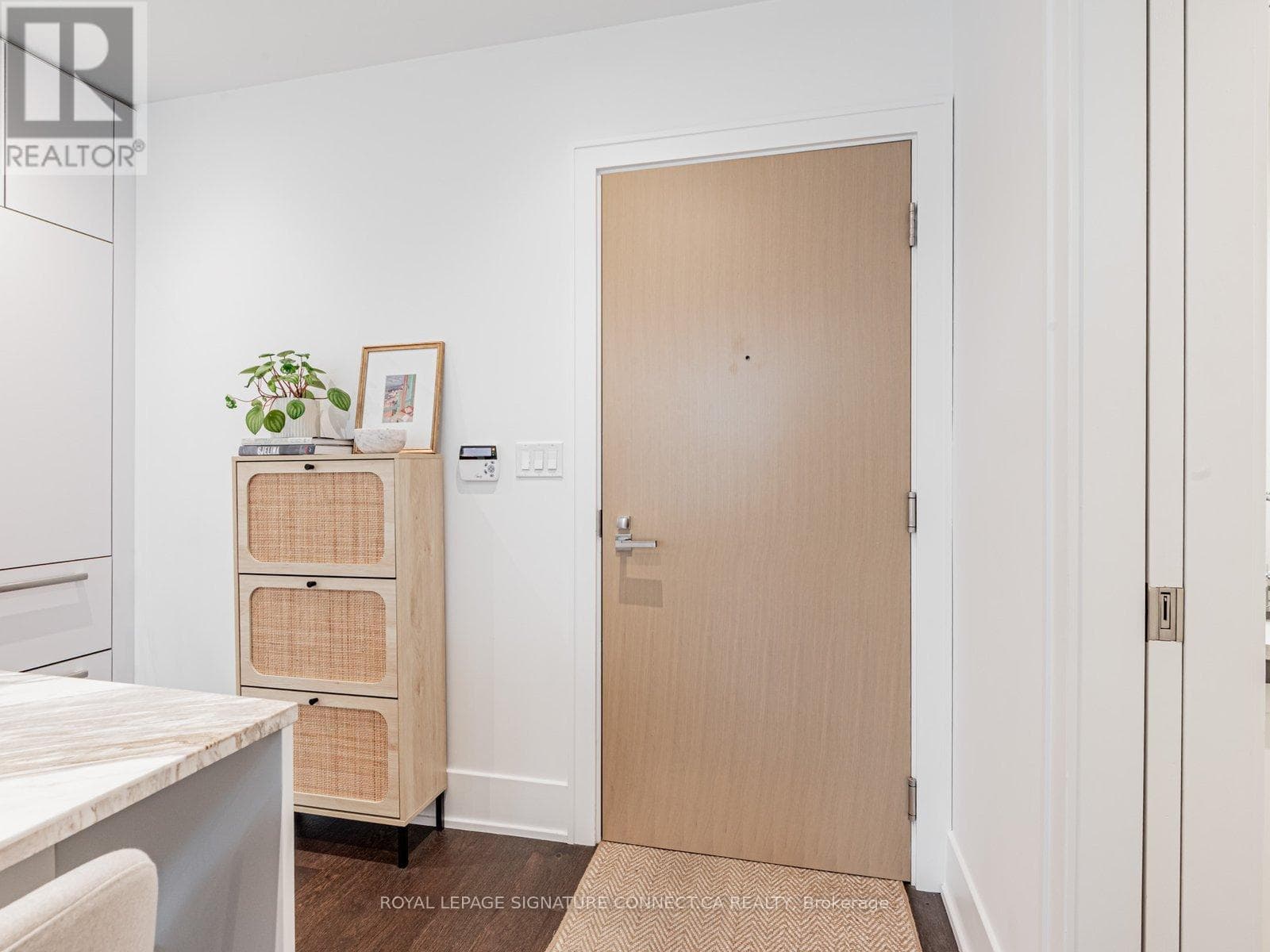 TH132 - 39 QUEENS QUAY E photo 5