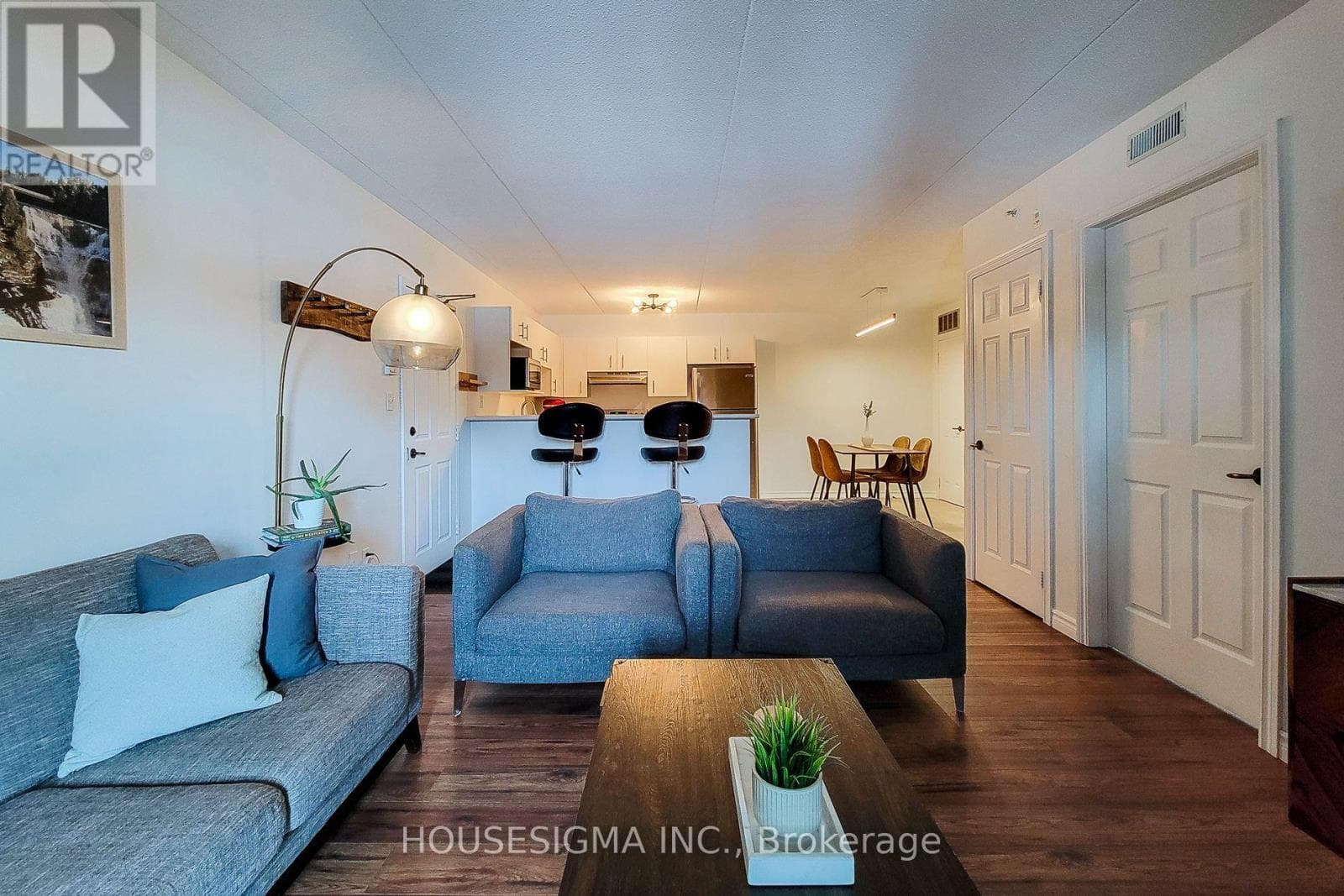 204 - 4003 KILMER DRIVE photo 4