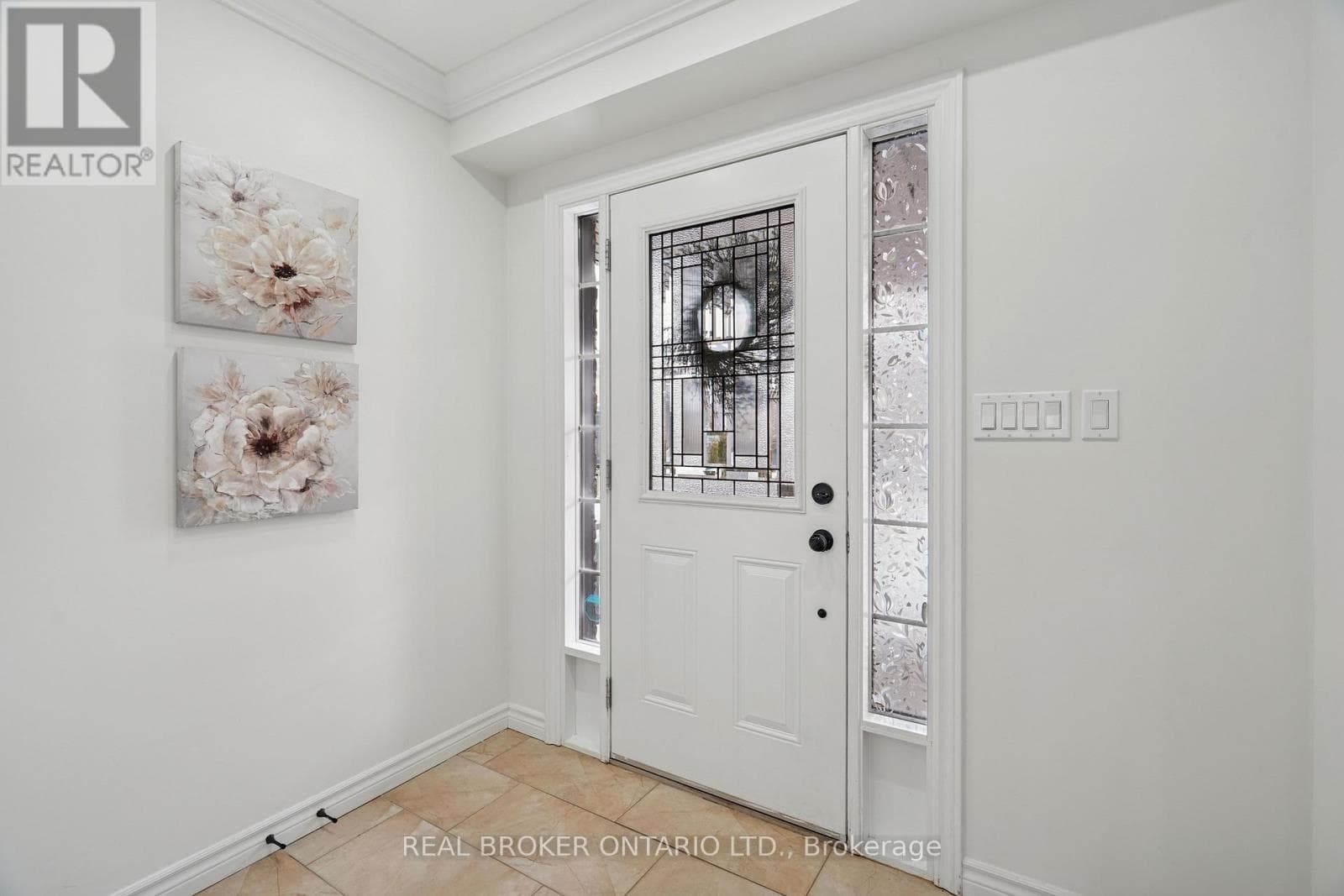 132 COKER CRESCENT photo 5