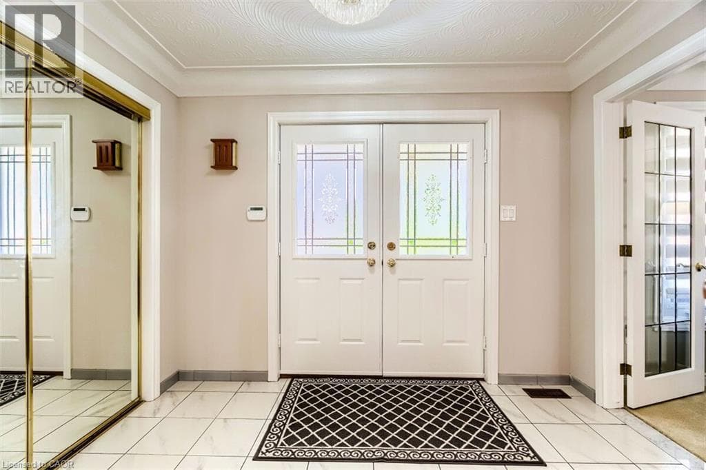 16 VOGUE Court photo 2