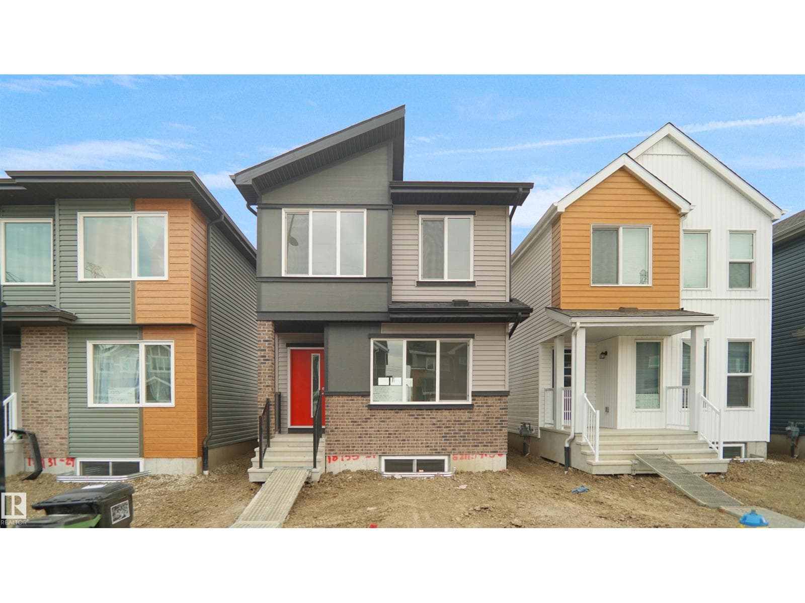 18827 29 AV NW photo 2