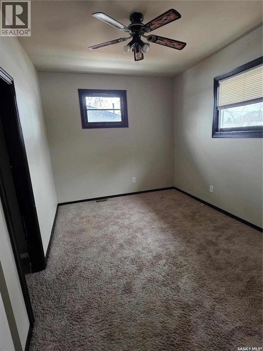 801 Eva STREET photo 4