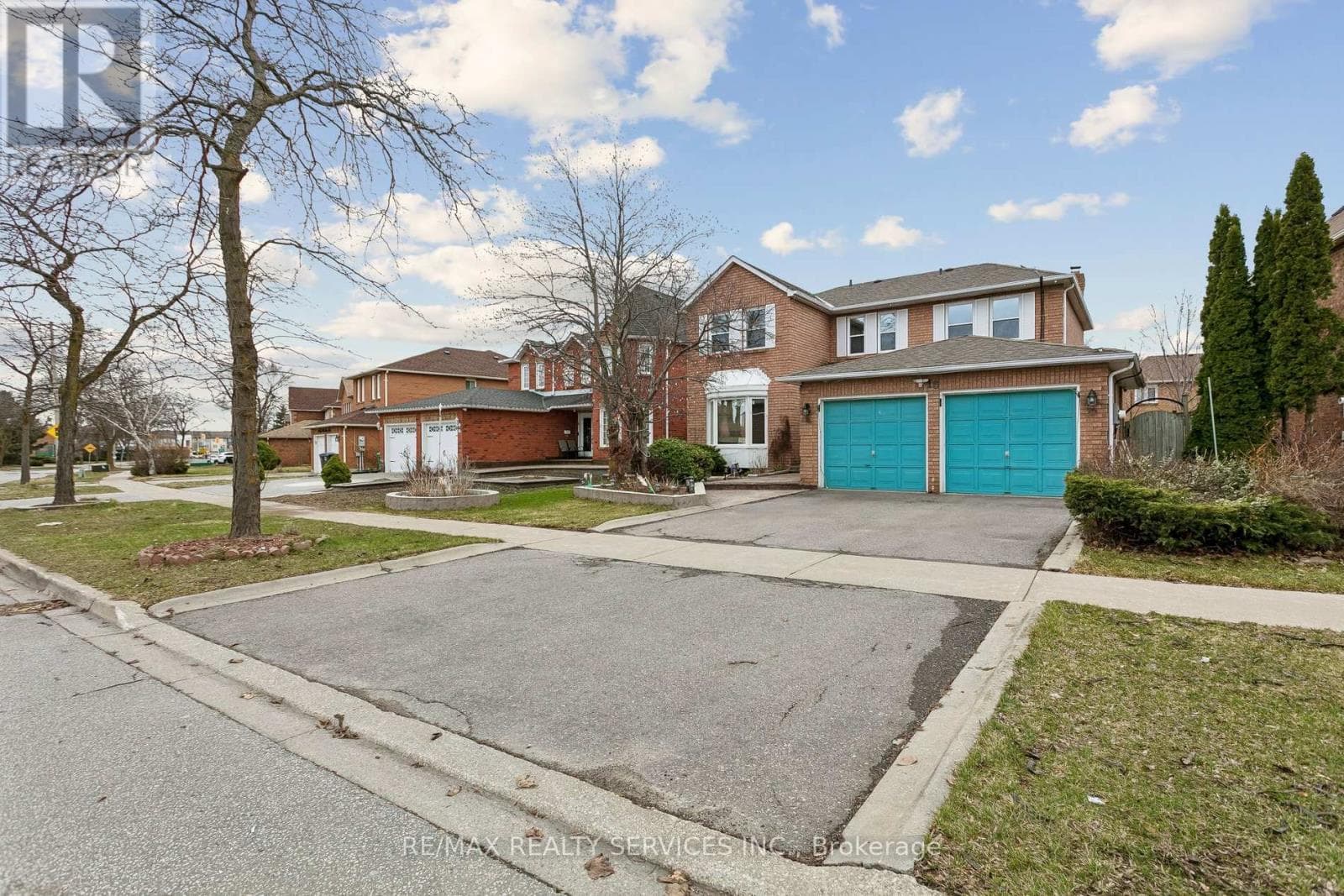16 MAJOR WILLIAM SHARPE DRIVE E photo 2