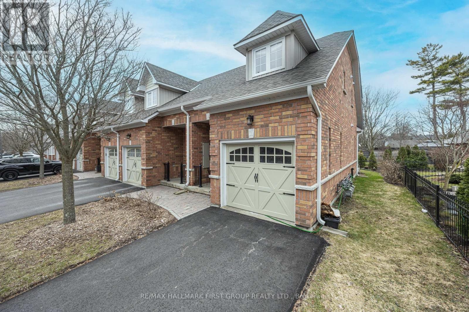 101 - 300 D'ARCY STREET photo 2