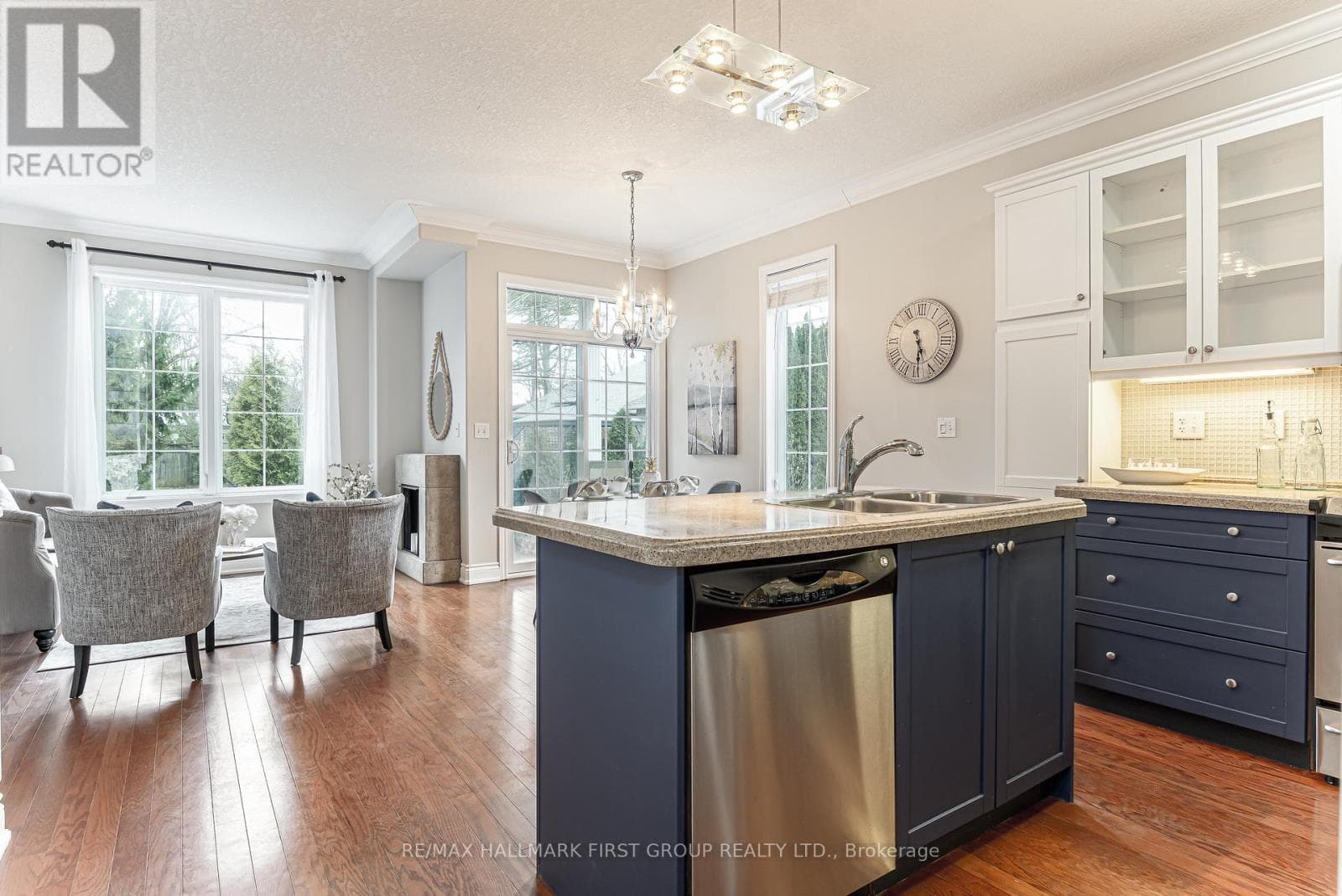 101 - 300 D'ARCY STREET photo 5
