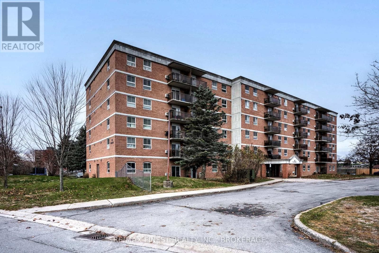608 - 745 DAVIS DRIVE photo 4