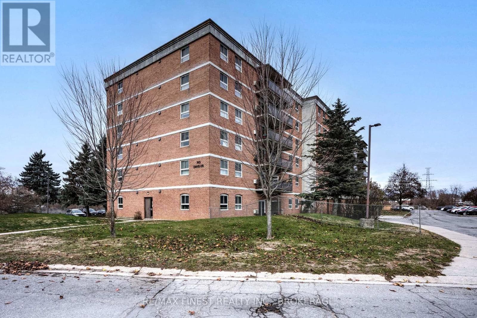 608 - 745 DAVIS DRIVE photo 5