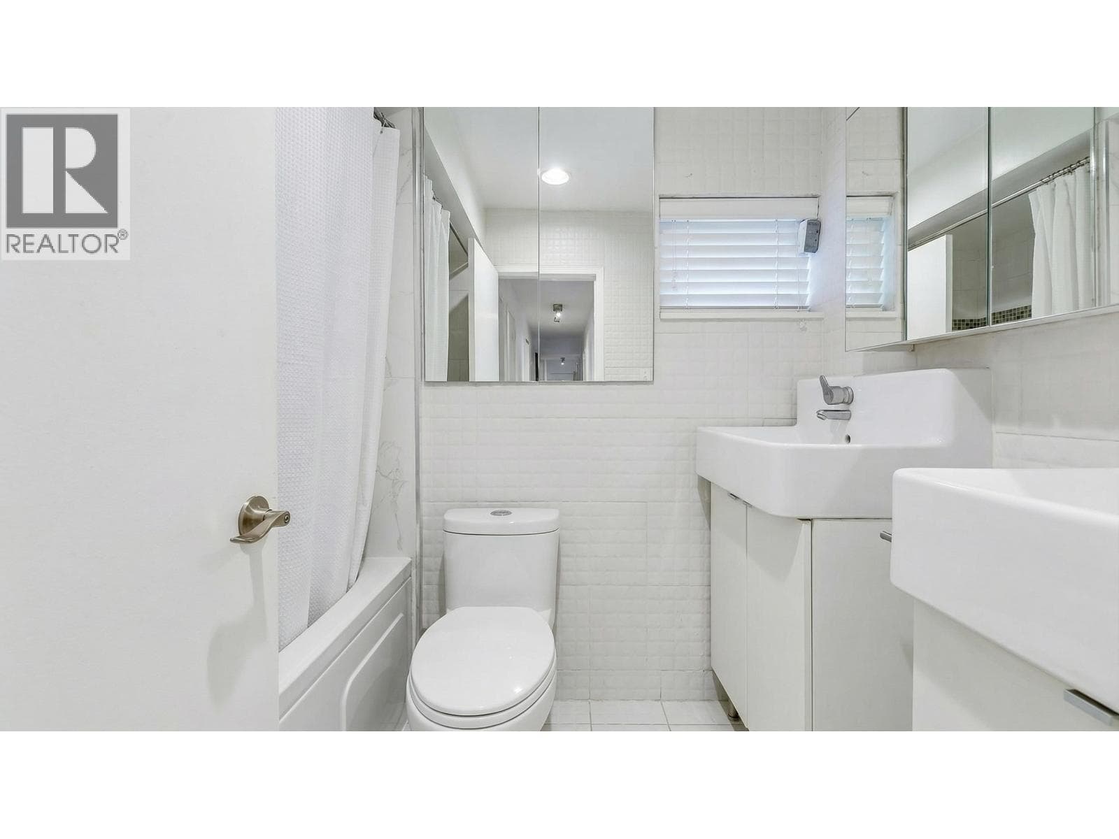 91 5820 HASTINGS STREET photo 4