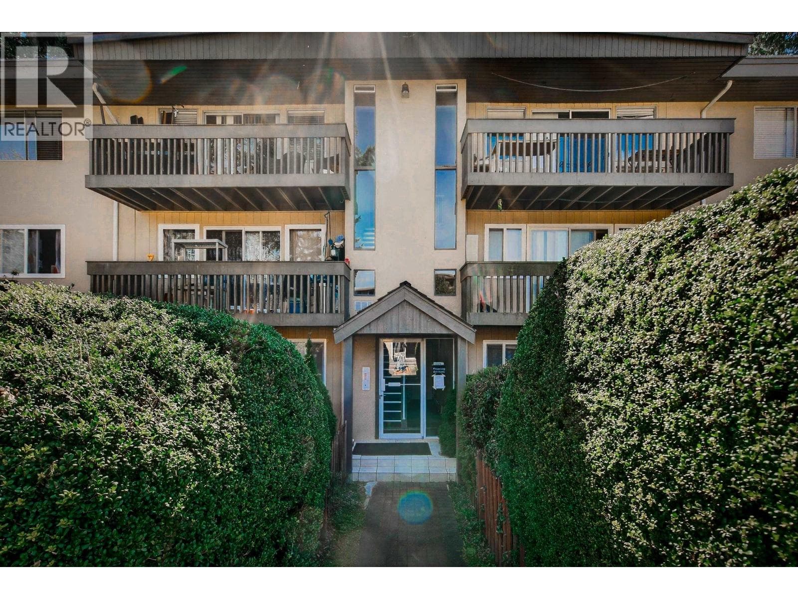 3 bed 1 bath single family at 91 5820 HASTINGS STREET — $400,000