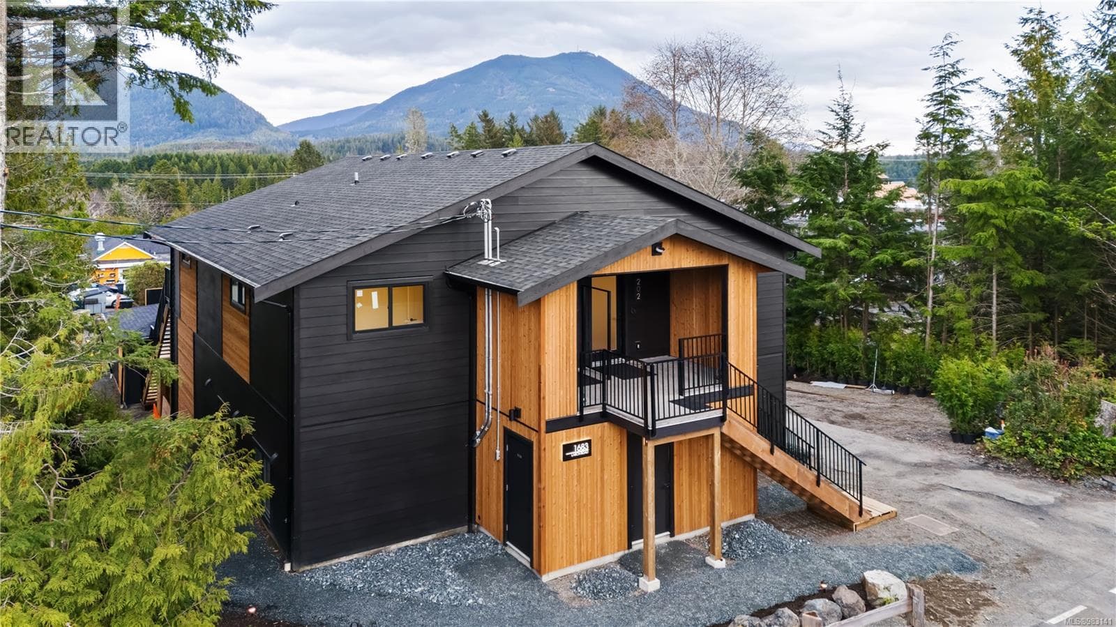 201 1683 Larch Rd photo 3