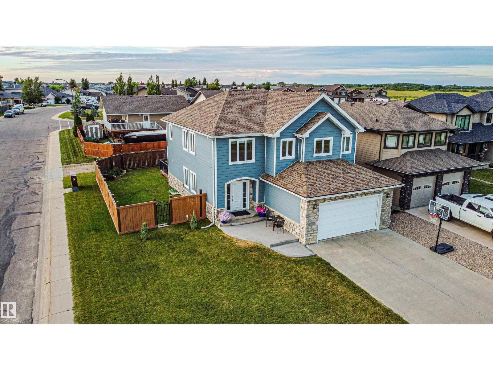 3719 lakeshore DR