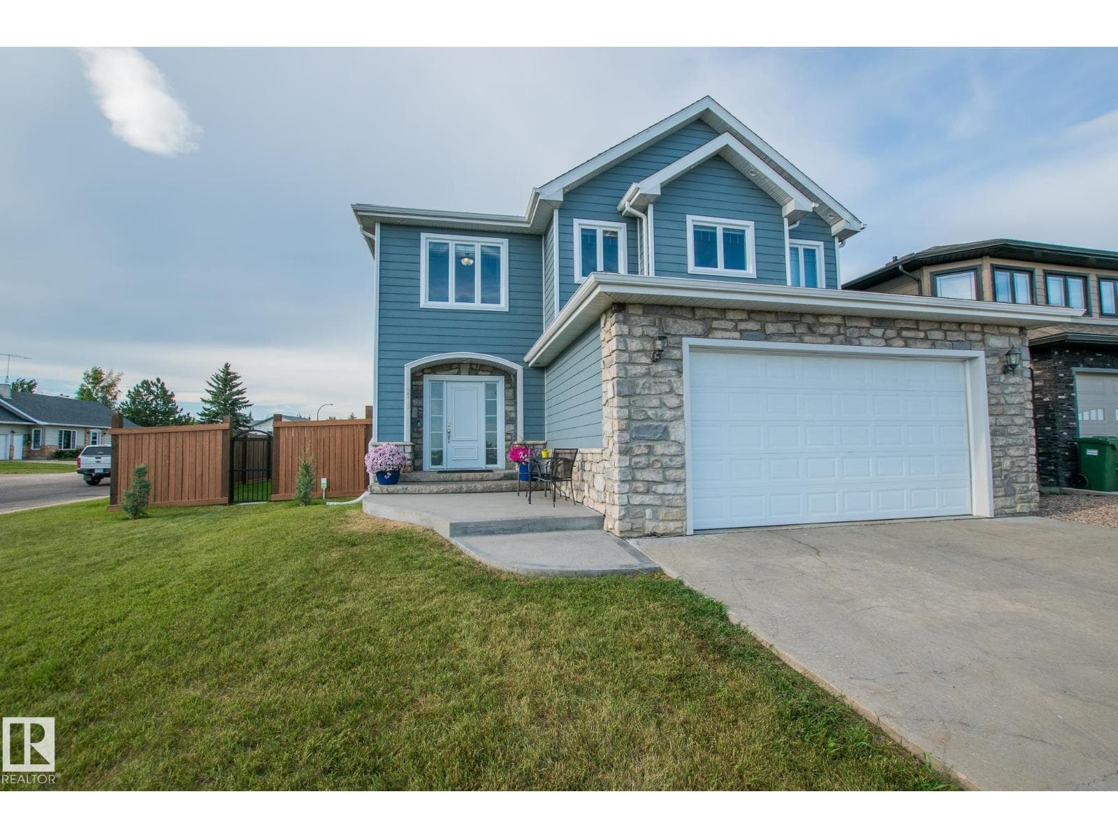 3719 lakeshore DR — photo 2