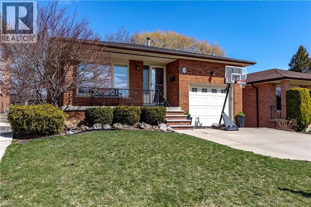 39 TRENHOLME Crescent photo 2