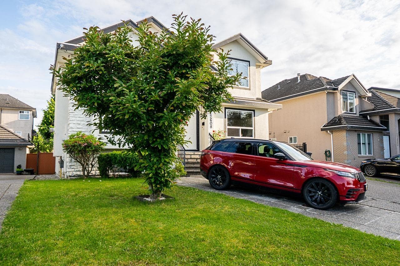 12608 67A AVENUE photo 2