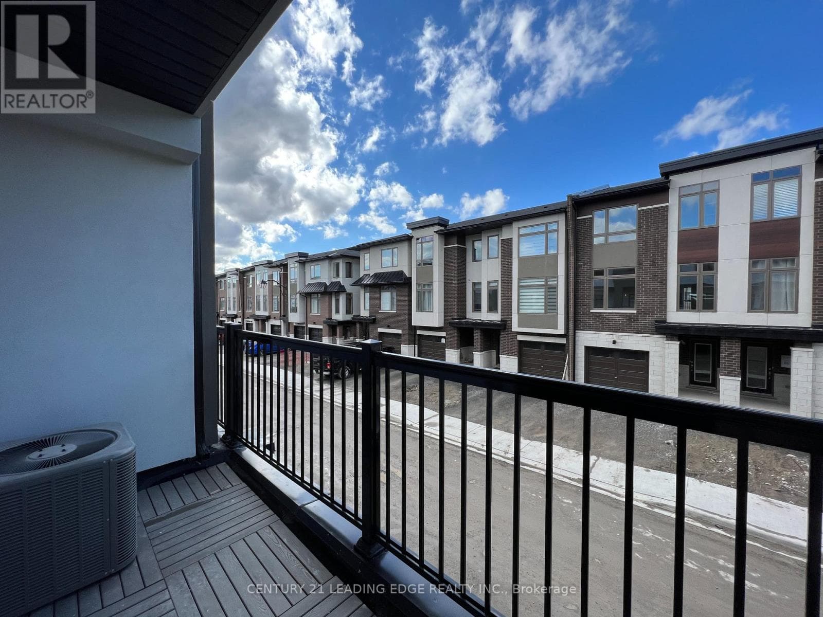 211 - 250 FINCH AVENUE photo 3