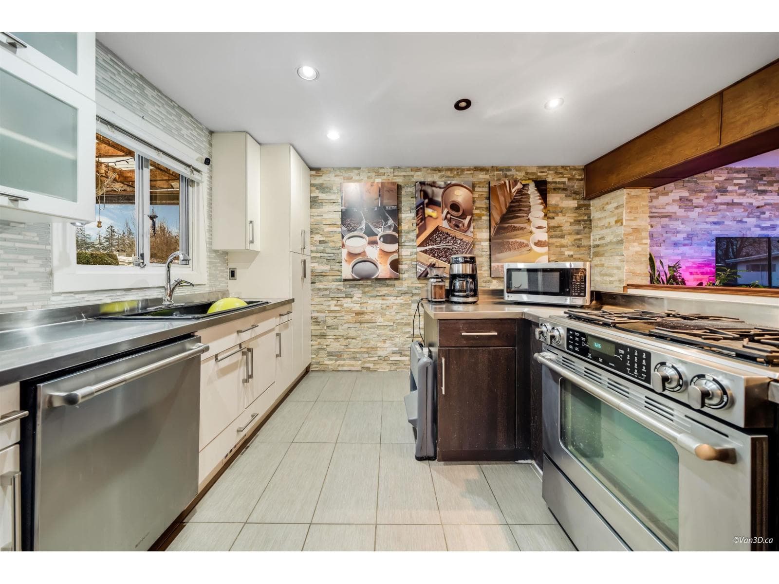 6072 GLENROY DRIVE, Sardis South photo 4