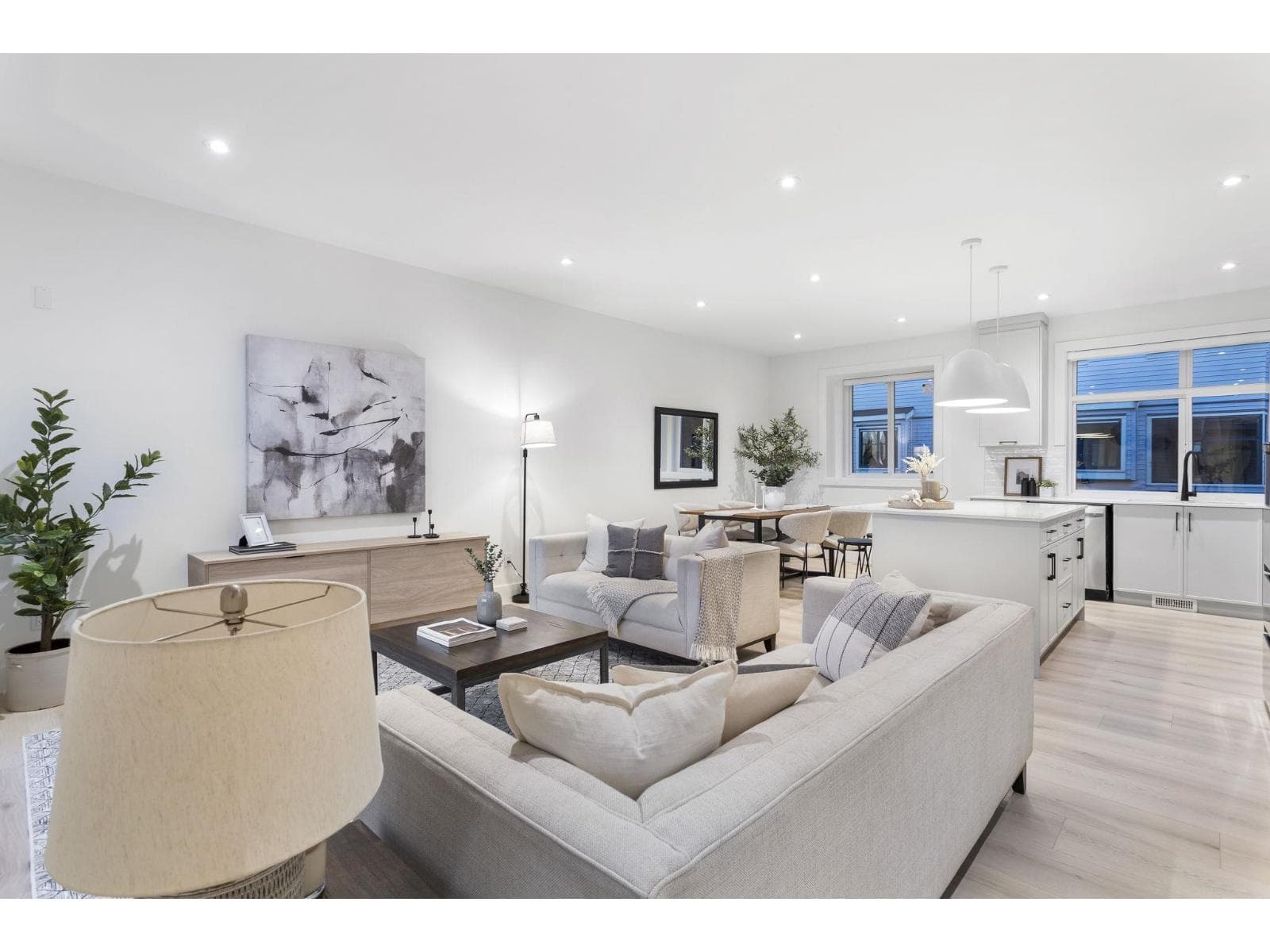 1 33586 HUGGINS STREET photo 3