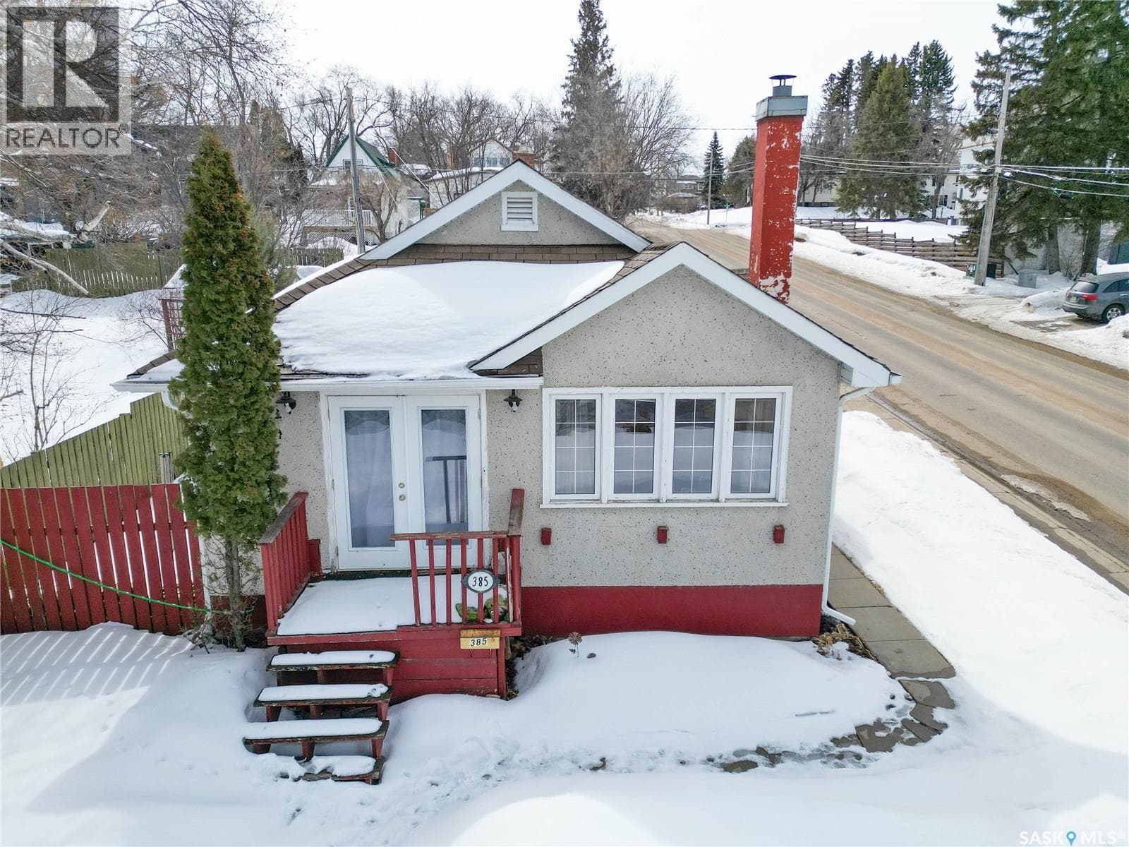 385 19th STREET W