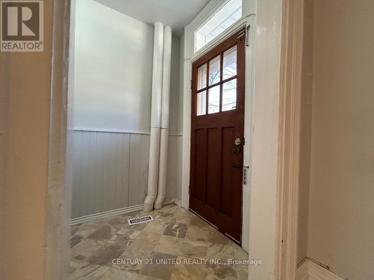 862 GEORGE STREET N photo 3