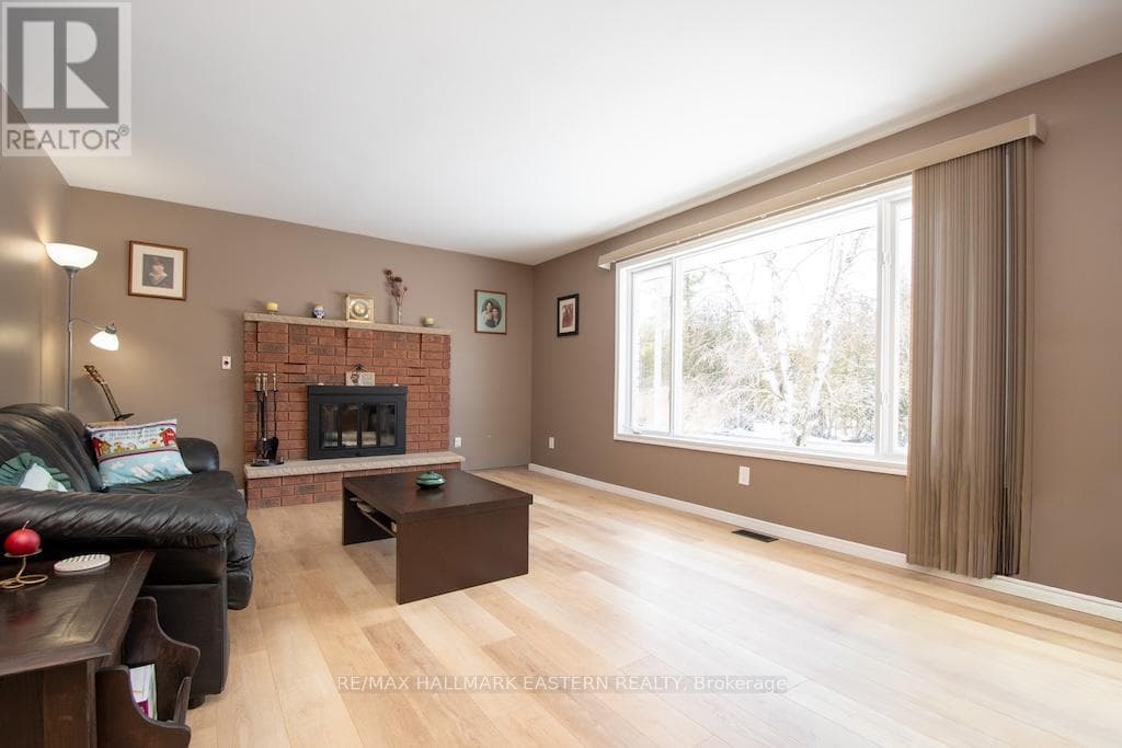 1079 ROCK ROAD photo 3
