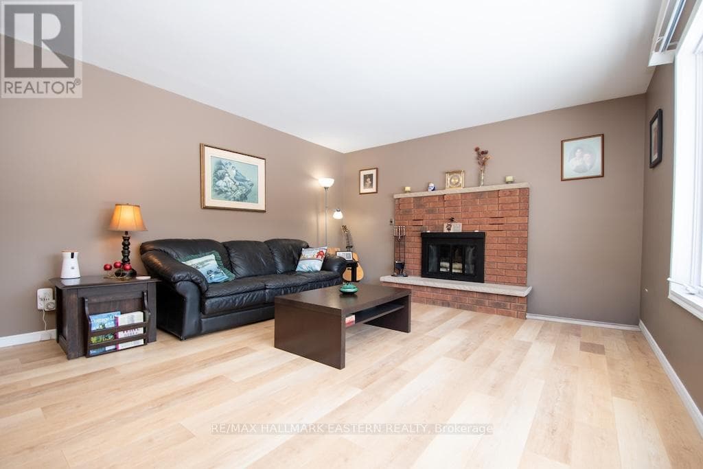 1079 ROCK ROAD photo 4